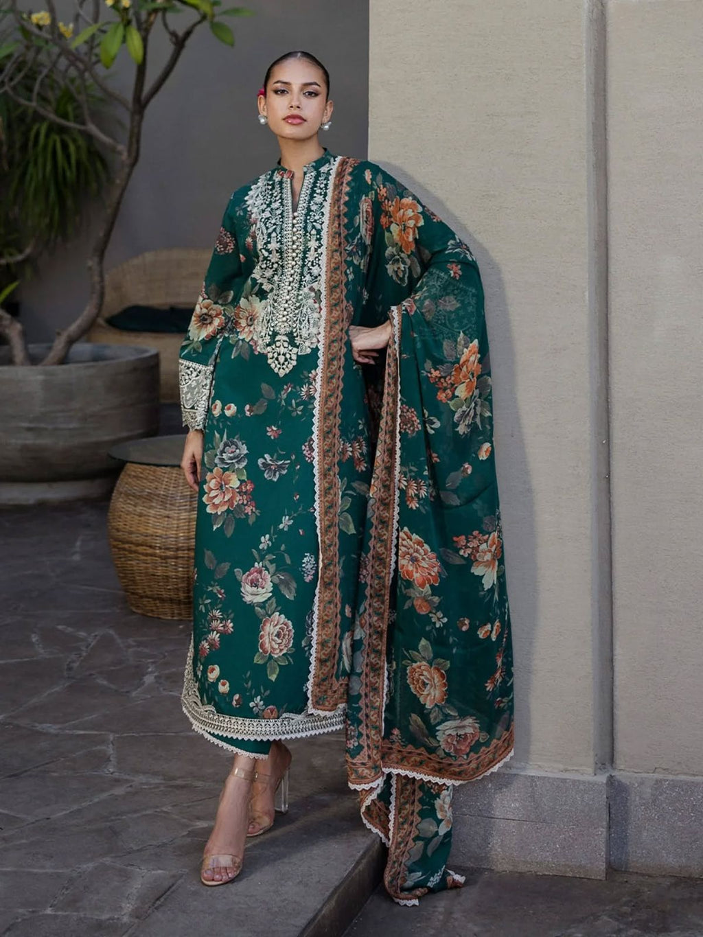 3PC UNSTITCHED EMBROIDERED GREEN SUIT