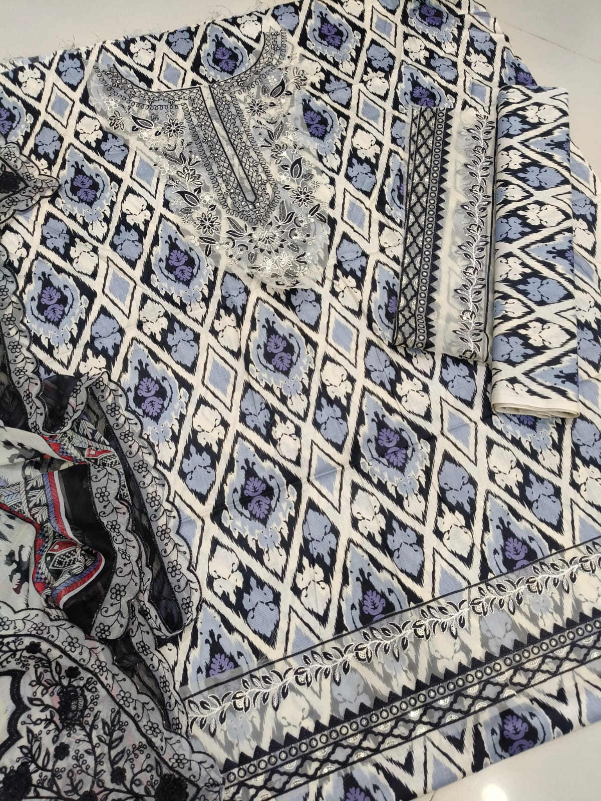 3PC EMBROIREDED SUIT