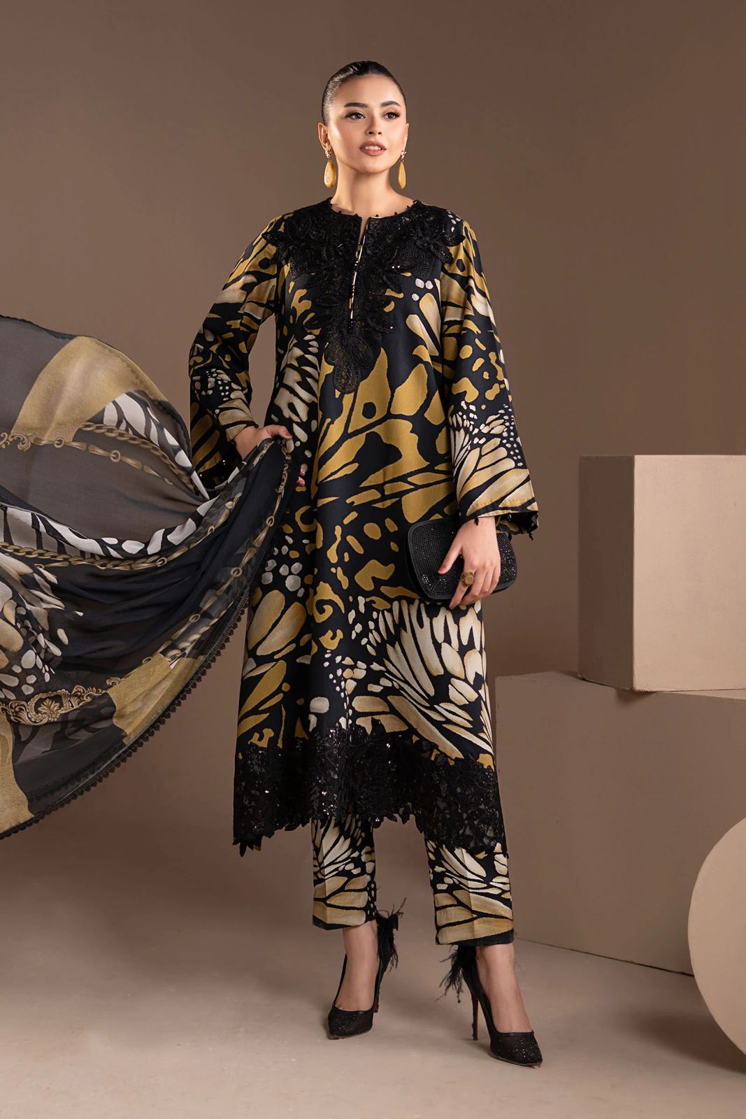 3PC UNSTITCHED EMBROIDERED BLACK SUIT