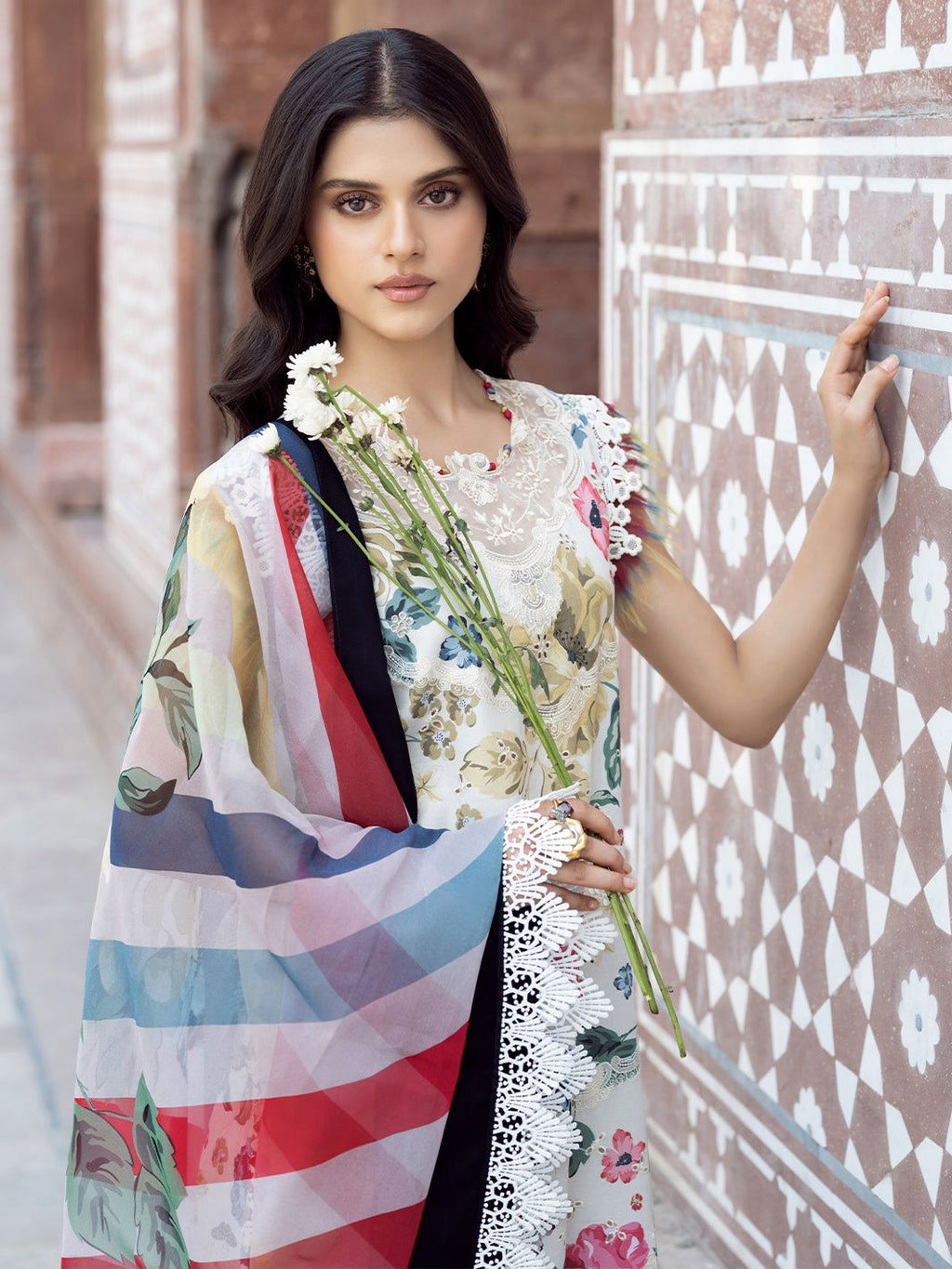 3PC UNSTITCHED EMBROIDERED WHITE SUIT